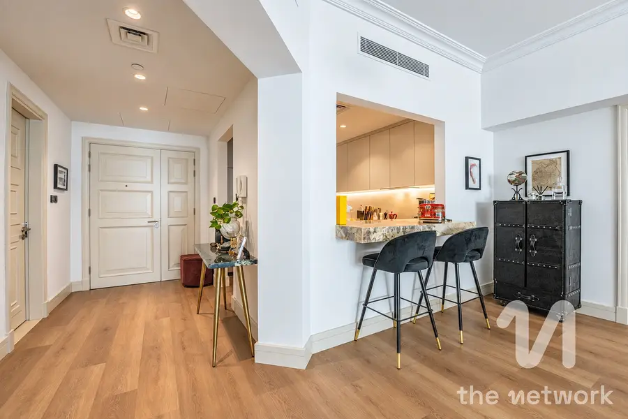 Fully Renovated | Vacant On Transfer | Park Facing