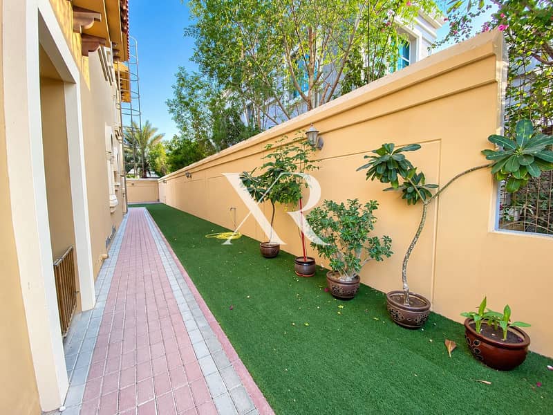 10 Sunlit Beige Garden Corridor. png