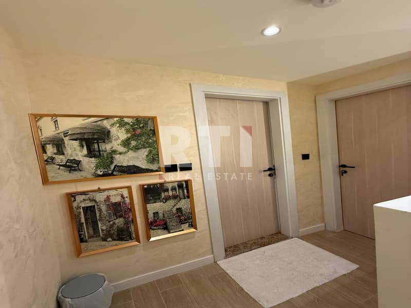 12 Image 12