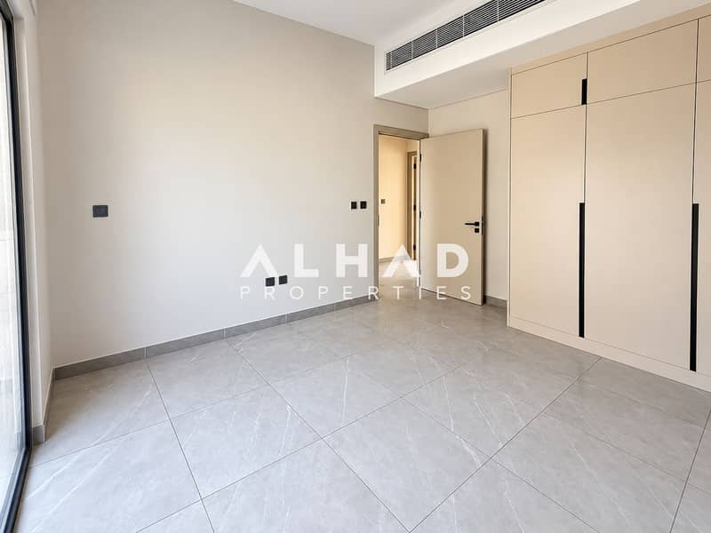 6 Minimalist Neutral Bedroom Interior. png