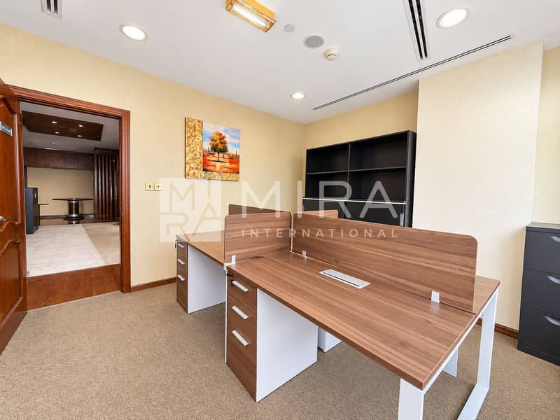 9 Modern Warm-Toned Office Interior