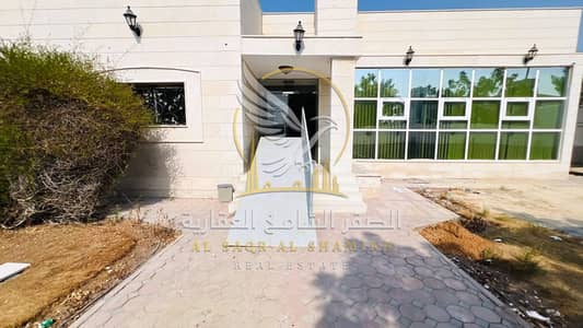 Villa te Huur in Al Qadisiya, Sharjah - فيلا-للا-يجار-4-غرف-القادسية-الشارقة-صورة-العقار-re-001-01. jpg Villa te Huur in Al Qadisiya, Sharjah - فيلا-للا-يجار-4-غرف-القادسية-الشارقة-صورة-العقار-re-001-01. jpg