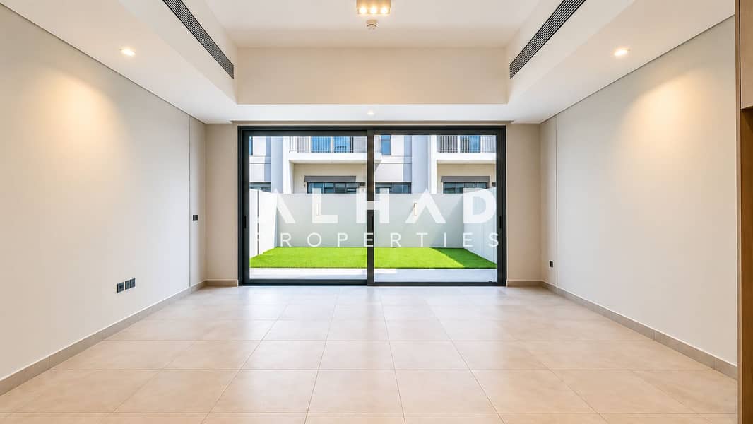 3 Minimalist Room with Pristine Lawn. png