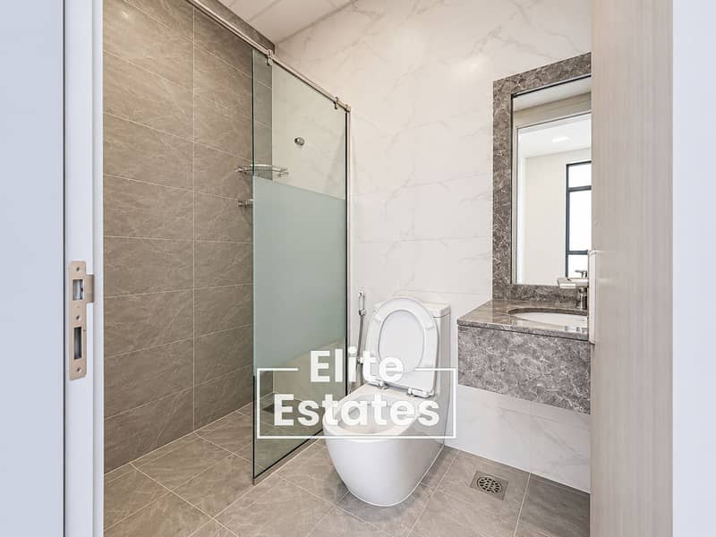 10 Modern Marble Bathroom Interior. png