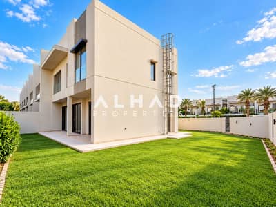 تاون هاوس 3 غرف نوم للايجار في مدينة محمد بن راشد (MBR City)، دبي - Modern Villa Garden Under Blue Skies. png تاون هاوس 3 غرف نوم للايجار في مدينة محمد بن راشد (MBR City)، دبي - Modern Villa Garden Under Blue Skies. png