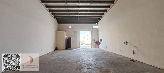 Warehouse zum Miete in Al Jurf, Ajman - WhatsApp Image 2026-10-29 at 11.44. 08 AM (2). jpeg Warehouse zum Miete in Al Jurf, Ajman - WhatsApp Image 2026-10-29 at 11.44. 08 AM (2). jpeg