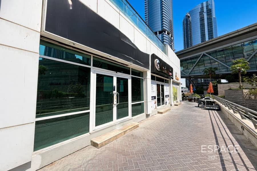 Negozio a Jumeirah Lakes Towers (JLT),JLT Cluster D,Lake Terrace, 100000 AED - 17021842 Negozio a Jumeirah Lakes Towers (JLT),JLT Cluster D,Lake Terrace, 100000 AED - 17021842