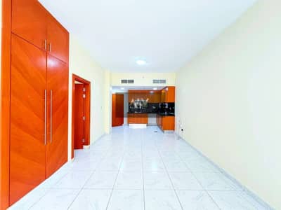 1 Slaapkamer Appartement te Huur in Bur Dubai, Dubai - Appartement in Bur Dubai，Al Mankhool，Golden Sands 12, 1 slaapkamer, 66000 AED - 17021942