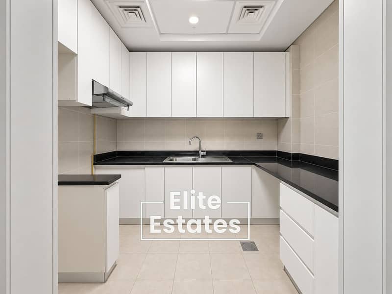 10 Modern Minimalist U-Shaped Kitchen. png