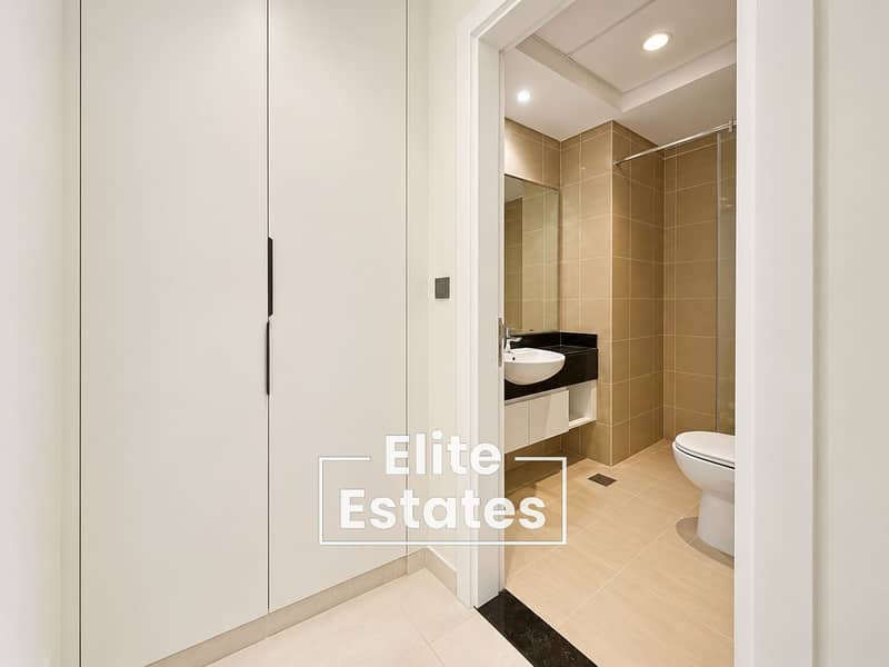 11 Minimalist Hallway and Modern Bathroom. png
