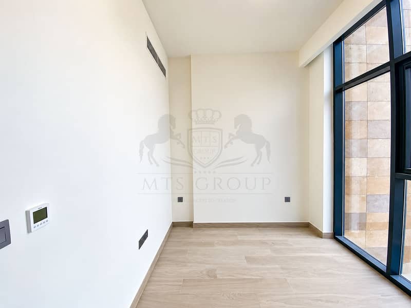 3 Minimalist Sunlit Room with Stone View. png