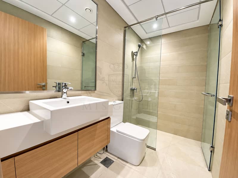 8 Modern Minimalist Beige Bathroom(1). png