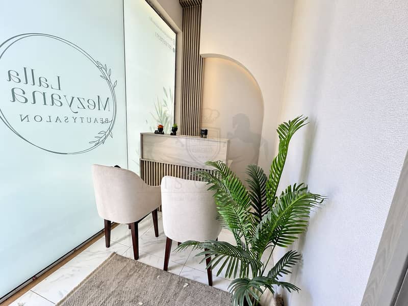 3 Modern Beauty Salon Reception. png