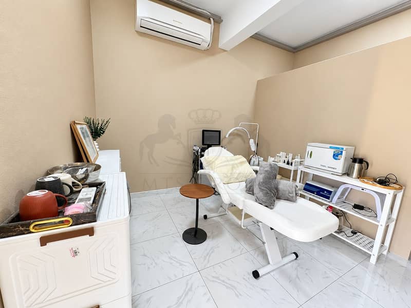 10 Clean Neutral Spa Treatment Room. png