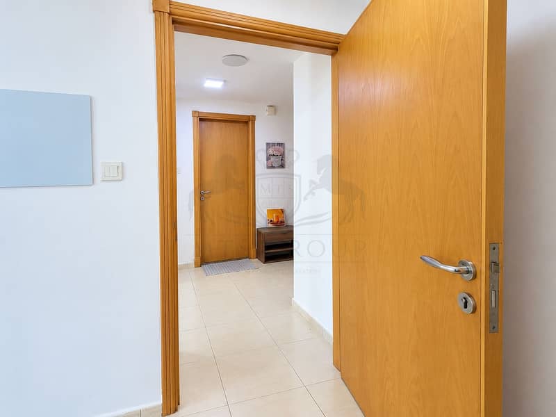 12 Modern Oak Doorway Hallway. png