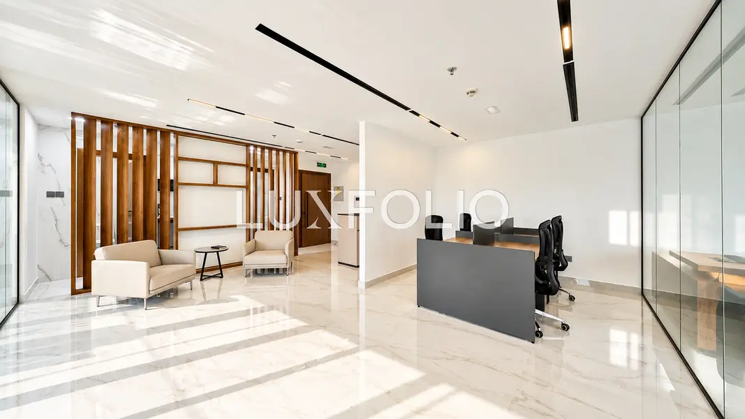 Luxury Fitout | Lake and Almas View| Vacant