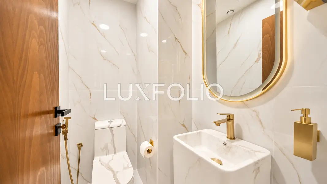 Luxury Fitout | Lake and Almas View| Vacant