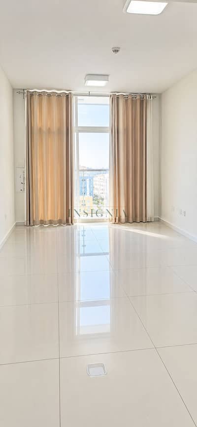 Studio for Rent in Dubai Silicon Oasis (DSO), Dubai - Bright Empty Apartment with City View (1). png