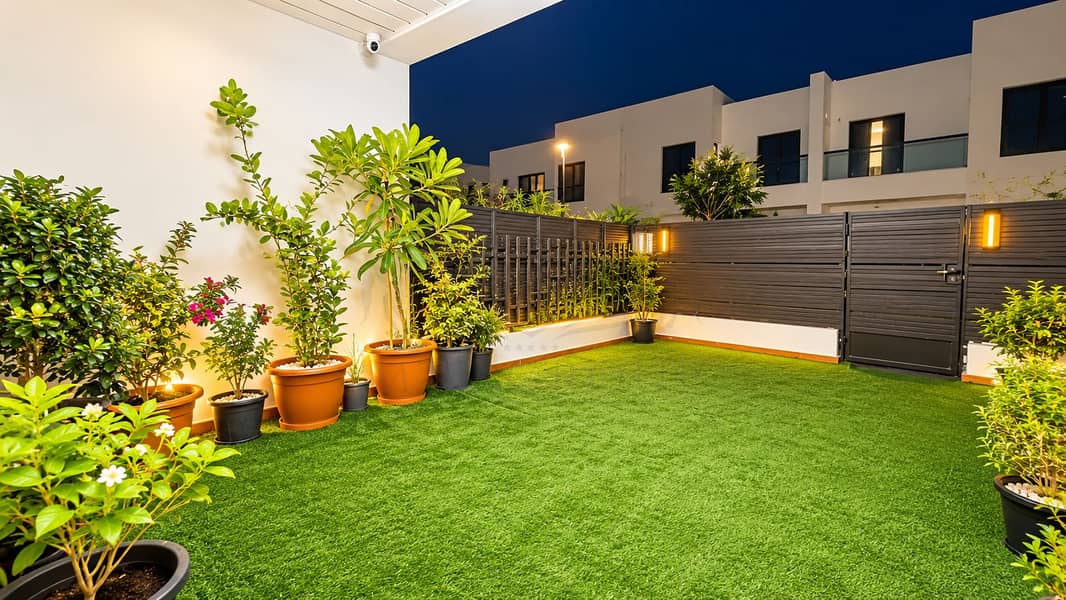 23 Modern Nighttime Courtyard Garden. png
