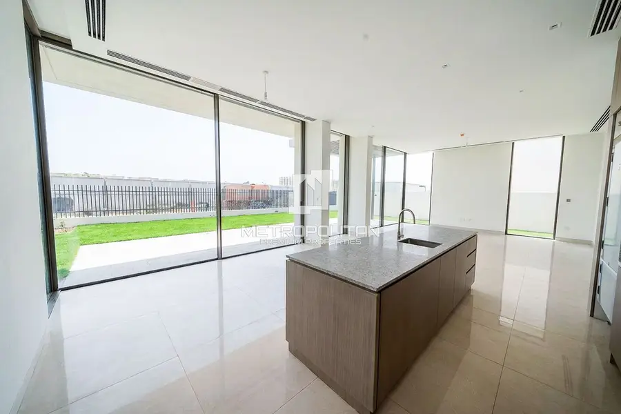 Large Type| Grease Kitchen| Ensuite|Full Burj View
