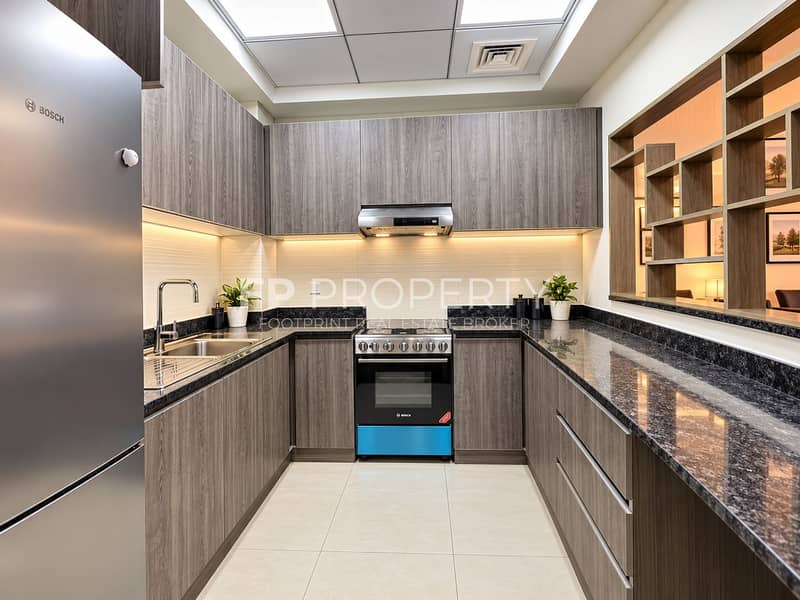 11 Modern U-Shaped Kitchen with Bosch Appliances. png