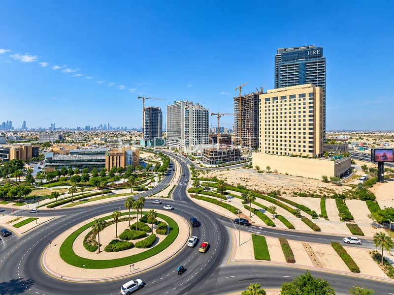 16 Sunny Modern City Roundabout Skyline. png