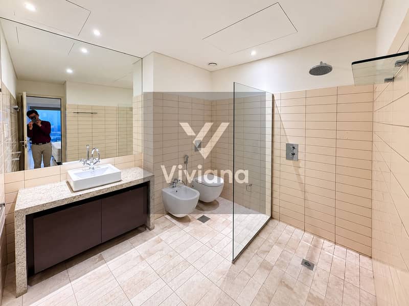 22 Modern Minimalist Bathroom Reflection. png