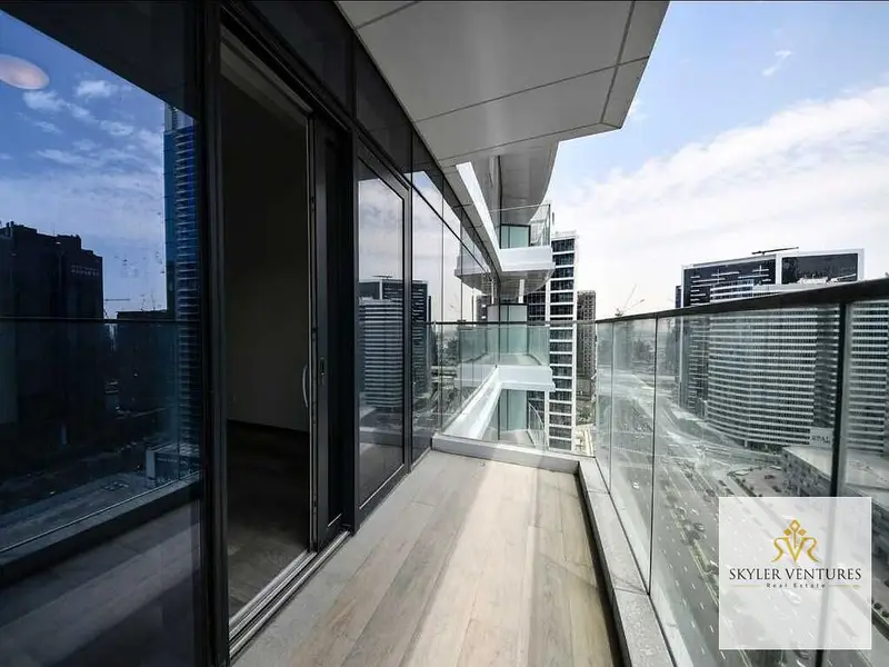 2 Plus Study | Canal Views | New Tower