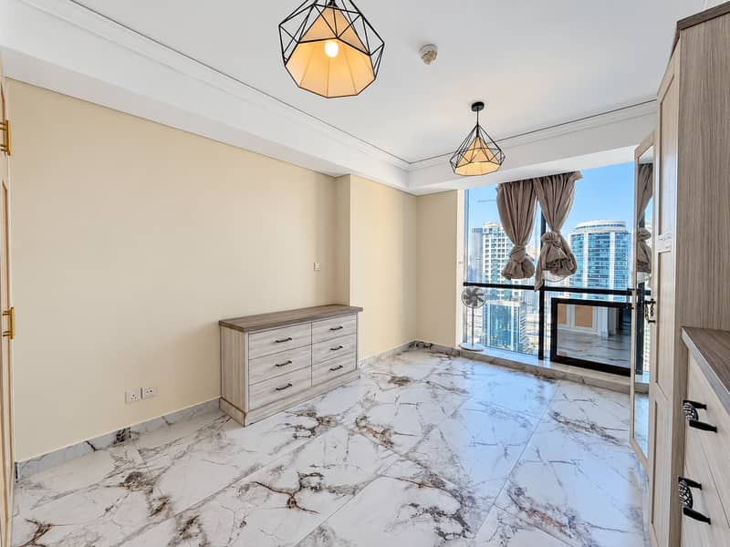 6 Bright lakeview apartment interior-6. png