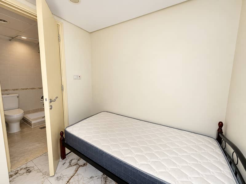 7 Professionally lit lakeside apartment interior-2. png