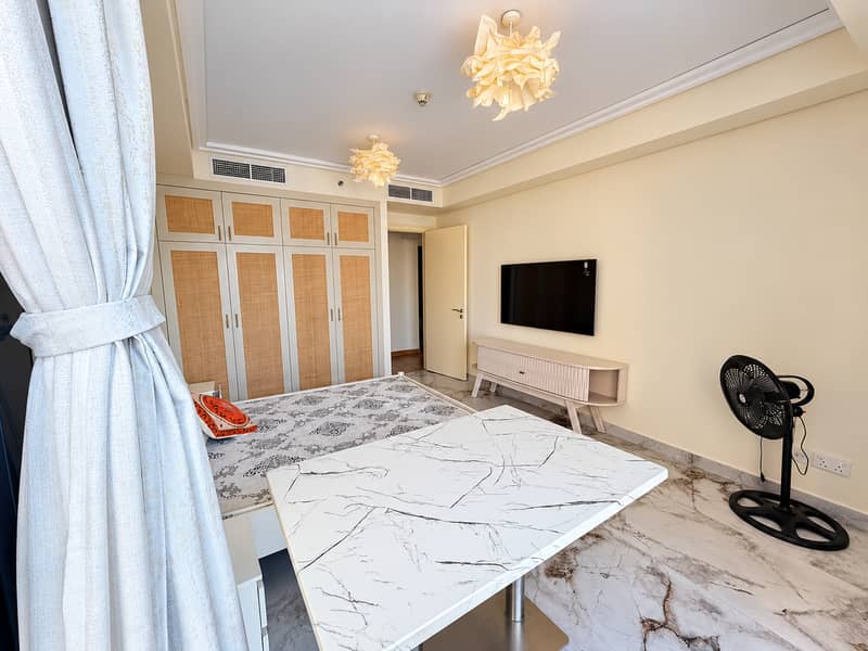 8 Bright lakeside property interior-5. png