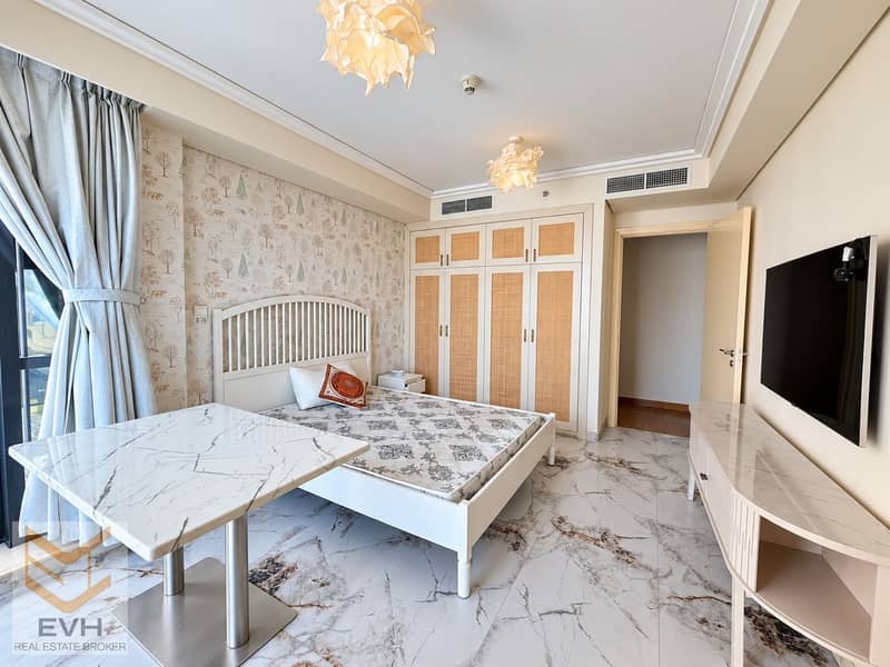 7 Bright lake-view apartment interior-3. png