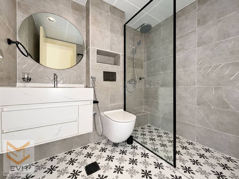 21 Polished Property Interior with Lake Views-15. png