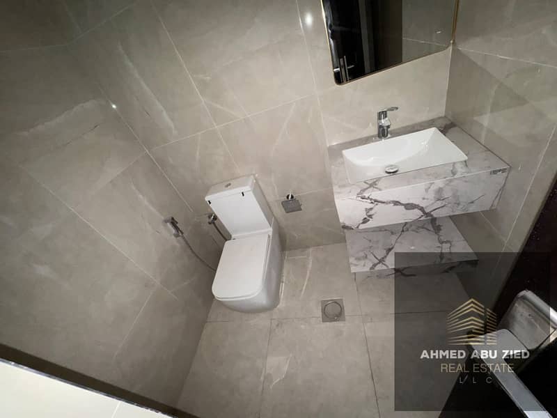 12 WhatsApp Image 2026-10-29 at 12.02. 58. jpeg