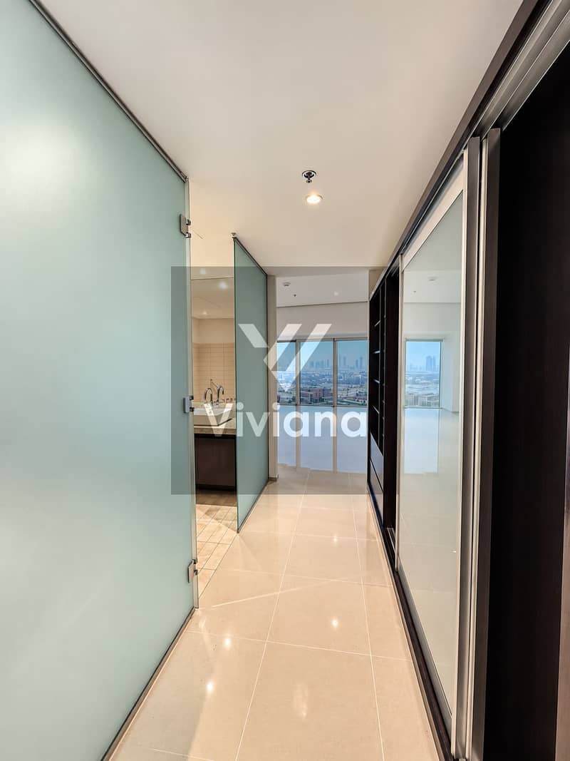 12 Modern Mint-Glass Apartment Hallway. png