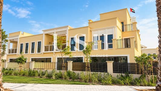 فیلا 4 غرف نوم للبيع في داماك لاجونز، دبي - Modern Villa Complex with UAE Flag. png فیلا 4 غرف نوم للبيع في داماك لاجونز، دبي - Modern Villa Complex with UAE Flag. png