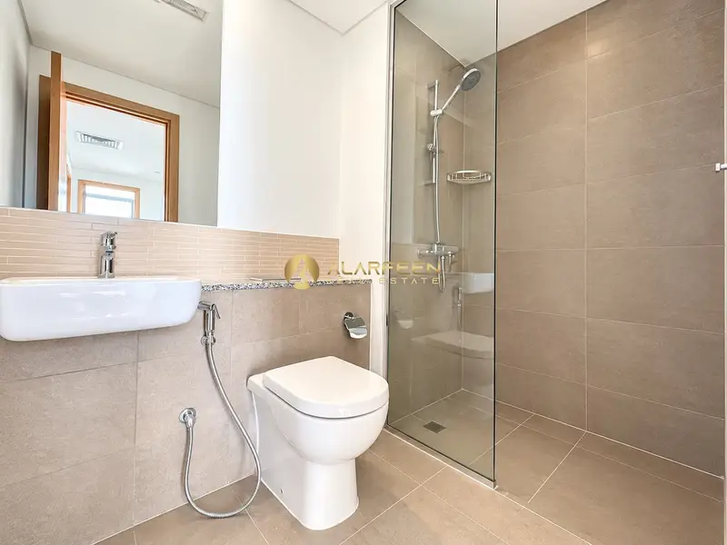 Single Row l End-Unit l Motivated Seller