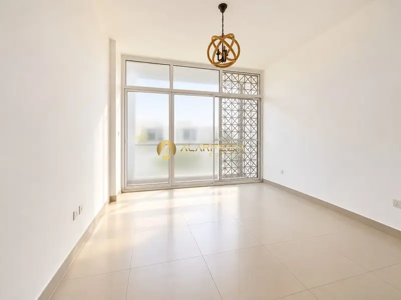 Single Row l End-Unit l Motivated Seller