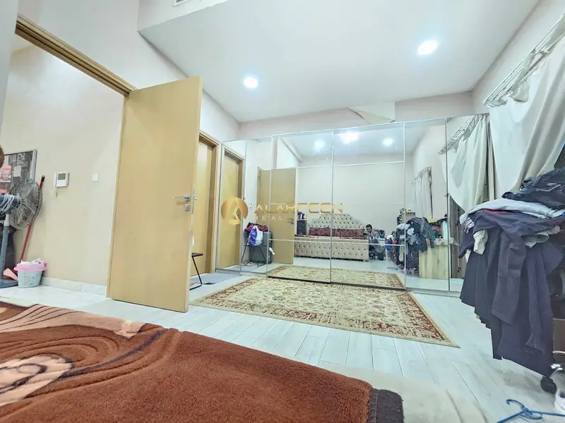 Corner Unit | Extended | Near to exit