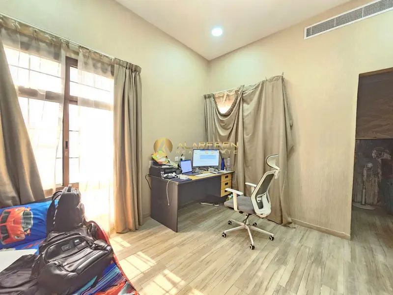 Corner Unit | Extended | Near to exit
