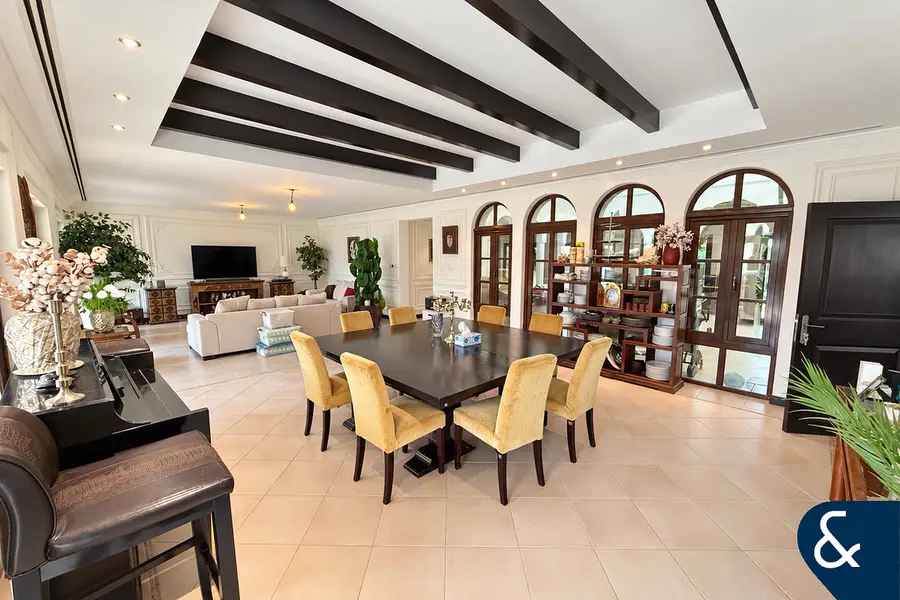Marbella Type | 5 Bedrooms | Large Plot | VOT