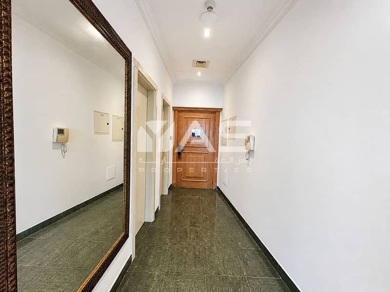 2 01-entrance-hall-dslr. png