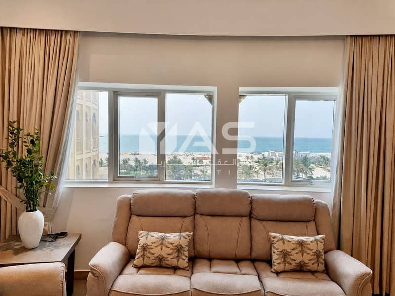 20 22-sofa-seaview-window-dslr. png