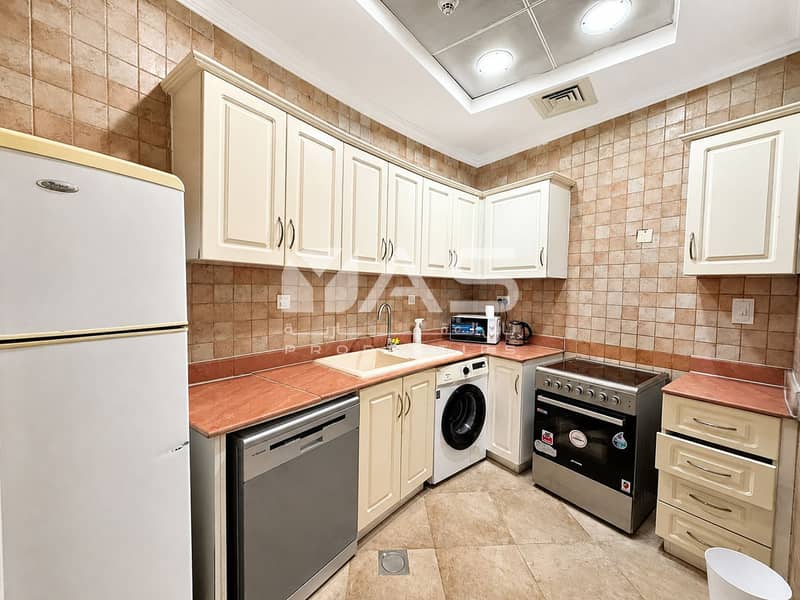 28 31-kitchen-wide-dslr. png