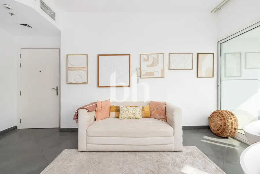 Best To Invest| Furnished | Nicely Upgraded| 3 Bed