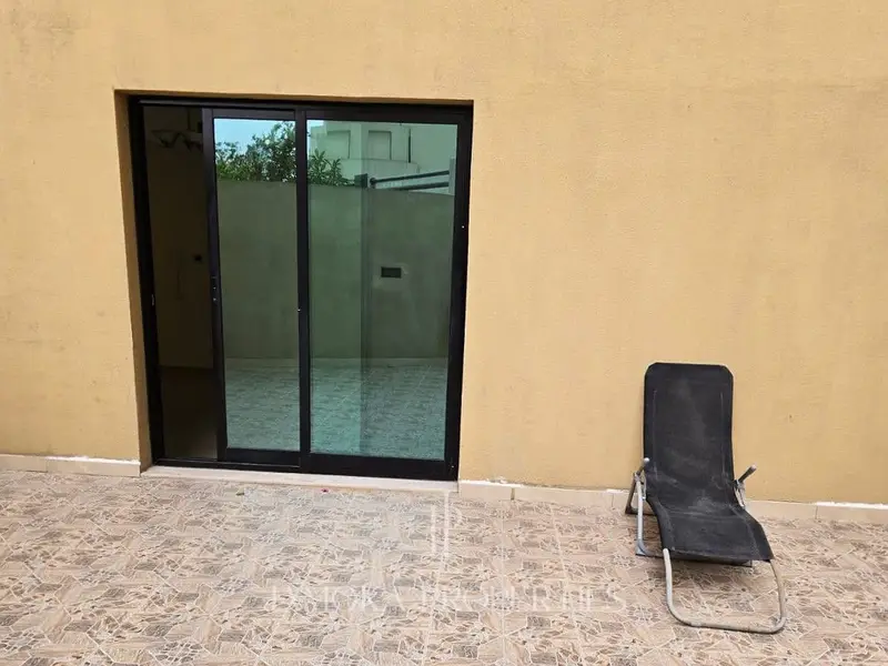Huge Terrace | Spacious Studio | Vacant