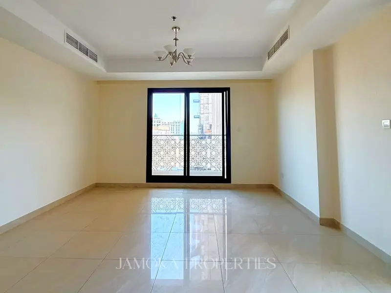 Huge Terrace | Spacious Studio | Vacant