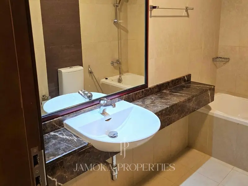 Huge Terrace | Spacious Studio | Vacant