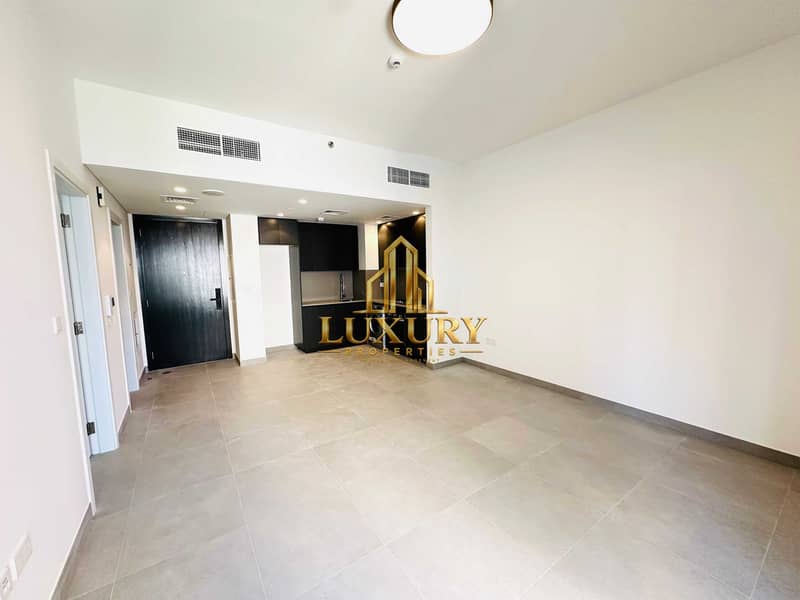 16 Brand-New 1-Bedroom Apartment in Sukoon, Aljada | Spacious Balcony & Pool View