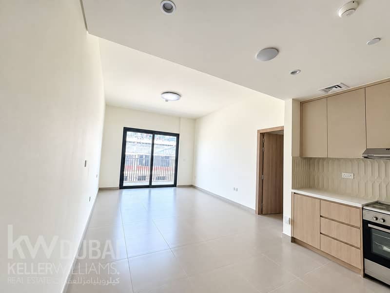 2 Bright Empty Modern Apartment. png